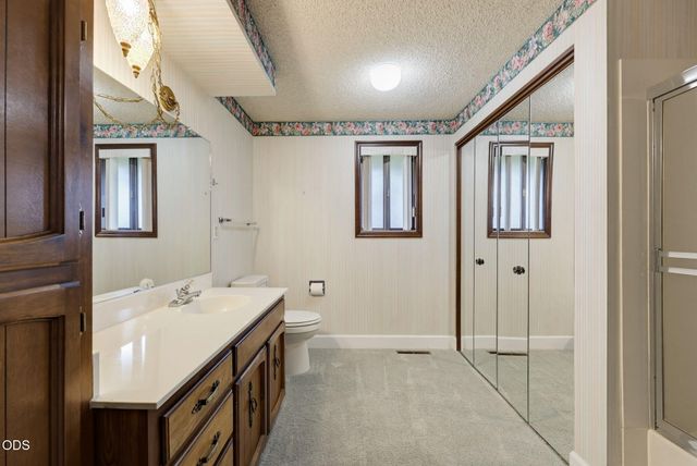 470 S Stoneham Circle, Medford, OR 97504