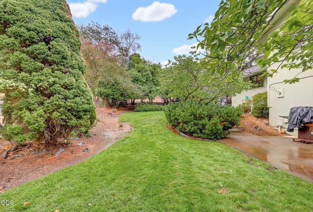 470 S Stoneham Circle, Medford, OR 97504