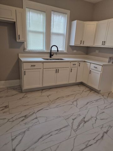 7017 S Hermitage Avenue, Chicago, IL 60636