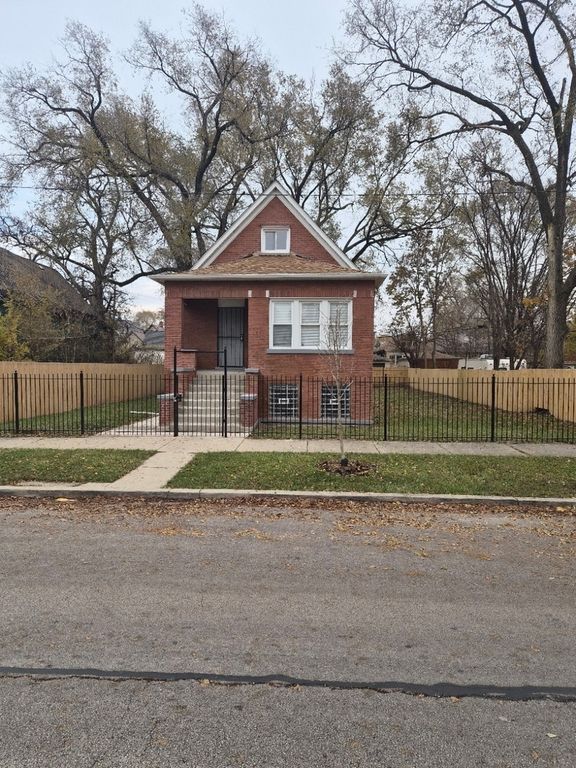 7017 S Hermitage Avenue, Chicago, IL 60636