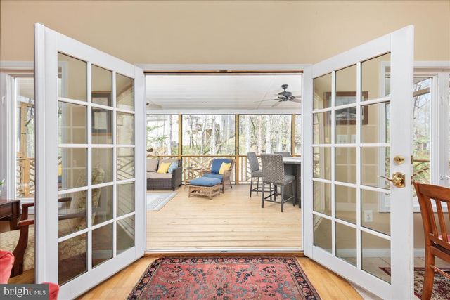 203 NORTHWOOD CIR, Cross Junction, VA 22625