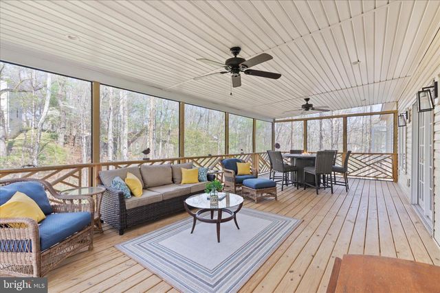 203 NORTHWOOD CIR, Cross Junction, VA 22625
