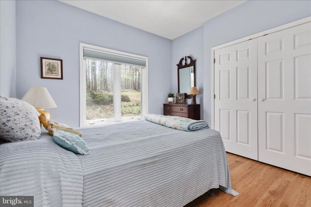 203 NORTHWOOD CIR, Cross Junction, VA 22625