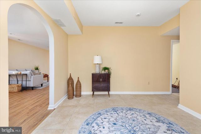 203 NORTHWOOD CIR, Cross Junction, VA 22625