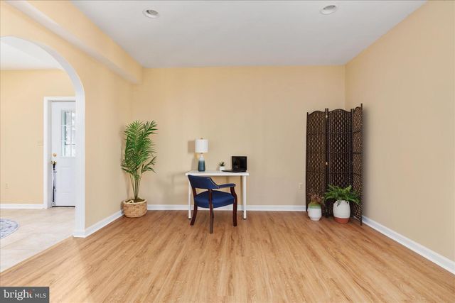 203 NORTHWOOD CIR, Cross Junction, VA 22625