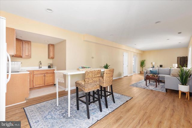 203 NORTHWOOD CIR, Cross Junction, VA 22625