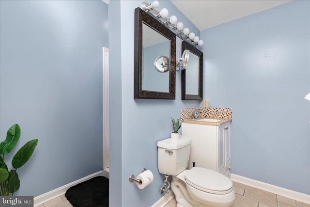 203 NORTHWOOD CIR, Cross Junction, VA 22625