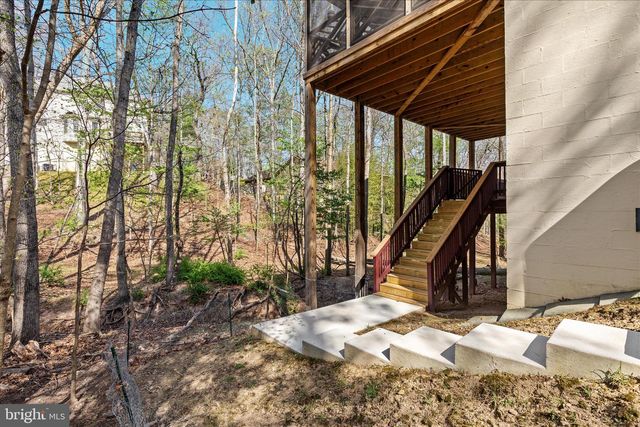 203 NORTHWOOD CIR, Cross Junction, VA 22625