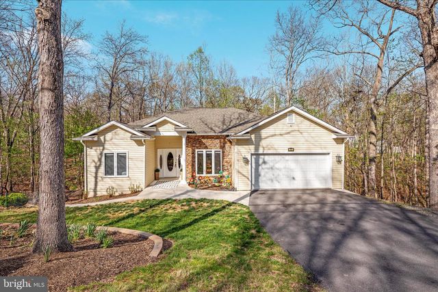 203 NORTHWOOD CIR, Cross Junction, VA 22625
