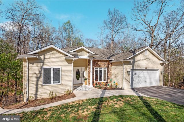203 NORTHWOOD CIR, Cross Junction, VA 22625