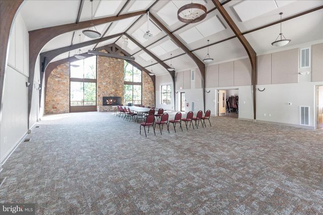 203 NORTHWOOD CIR, Cross Junction, VA 22625