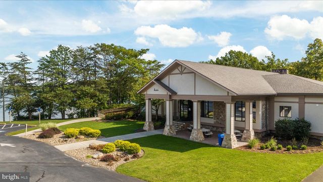 203 NORTHWOOD CIR, Cross Junction, VA 22625