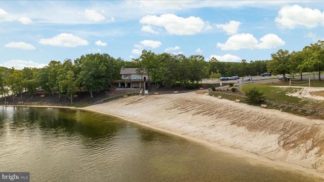203 NORTHWOOD CIR, Cross Junction, VA 22625