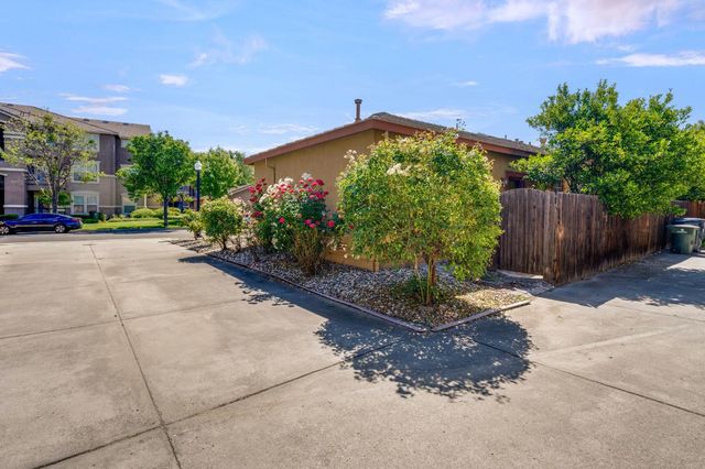 401 Bankside Way, Sacramento, CA 95835