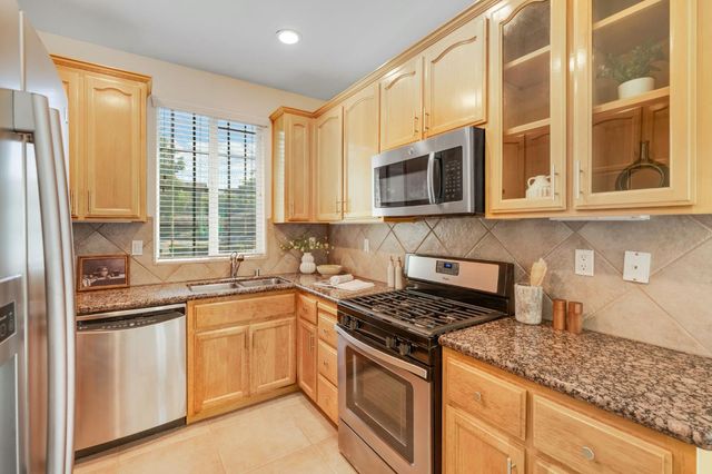401 Bankside Way, Sacramento, CA 95835