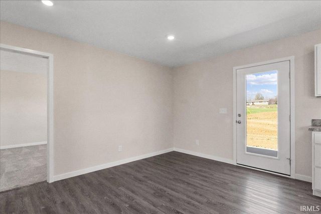 928 N Polk Drive, Oakland City, IN 47660