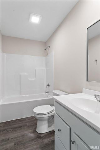 928 N Polk Drive, Oakland City, IN 47660