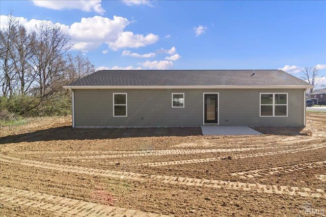 928 N Polk Drive, Oakland City, IN 47660