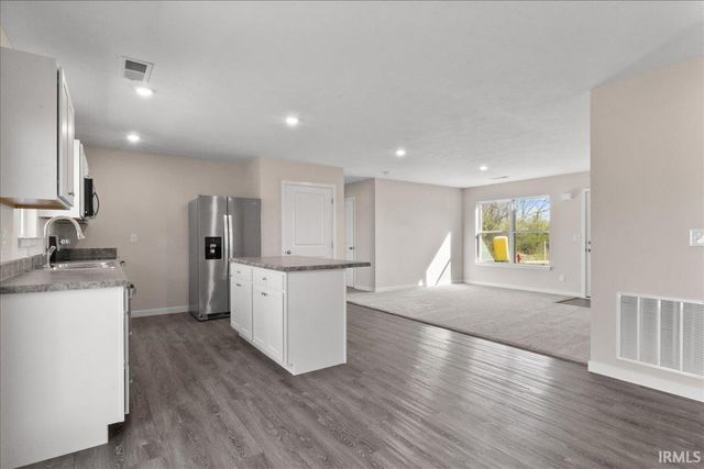 928 N Polk Drive, Oakland City, IN 47660