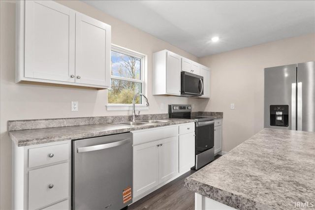 928 N Polk Drive, Oakland City, IN 47660