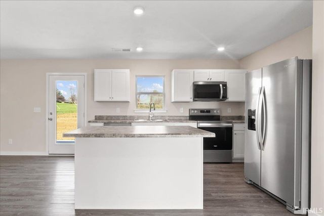 928 N Polk Drive, Oakland City, IN 47660