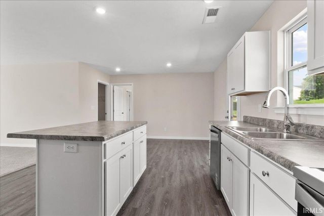 928 N Polk Drive, Oakland City, IN 47660