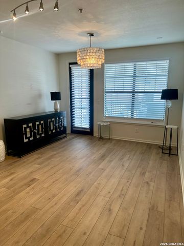 7342 Oak Manor Dr Apt 7107, San Antonio, TX 78229