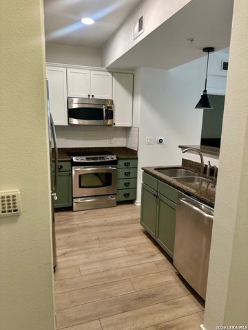 7342 Oak Manor Dr Apt 7107, San Antonio, TX 78229
