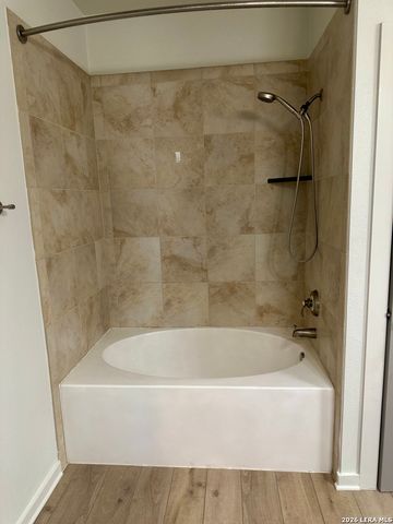 7342 Oak Manor Dr Apt 7107, San Antonio, TX 78229