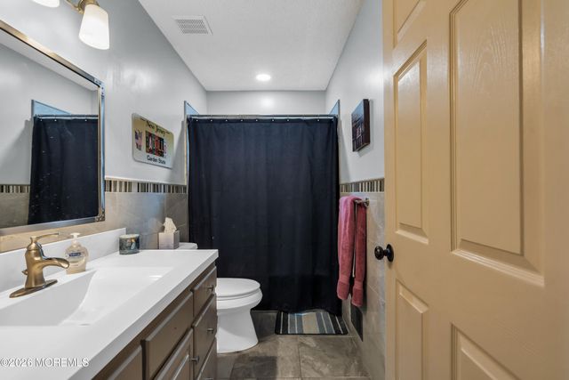 19 Assateague Road, Howell, NJ 07731