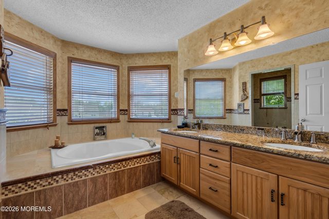 19 Assateague Road, Howell, NJ 07731