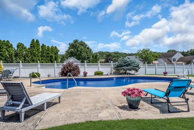 19 Assateague Road, Howell, NJ 07731