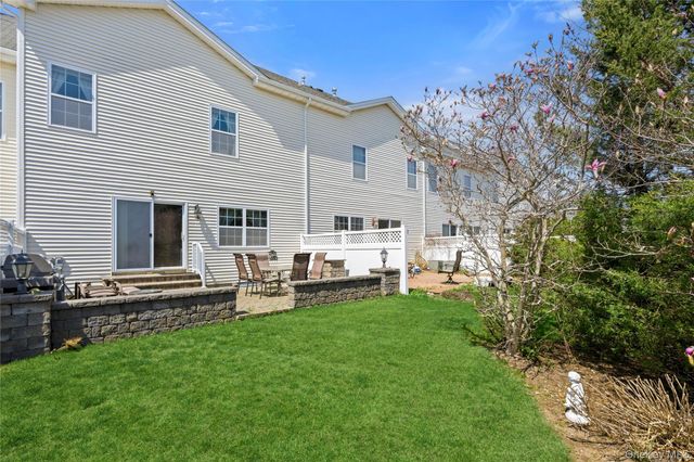 5 Lorien Place, Melville, NY 11747