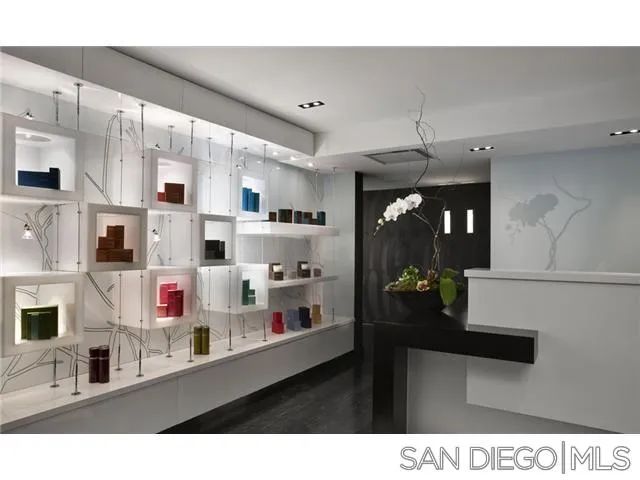 207 5Th Ave 701, San Diego, CA 92101