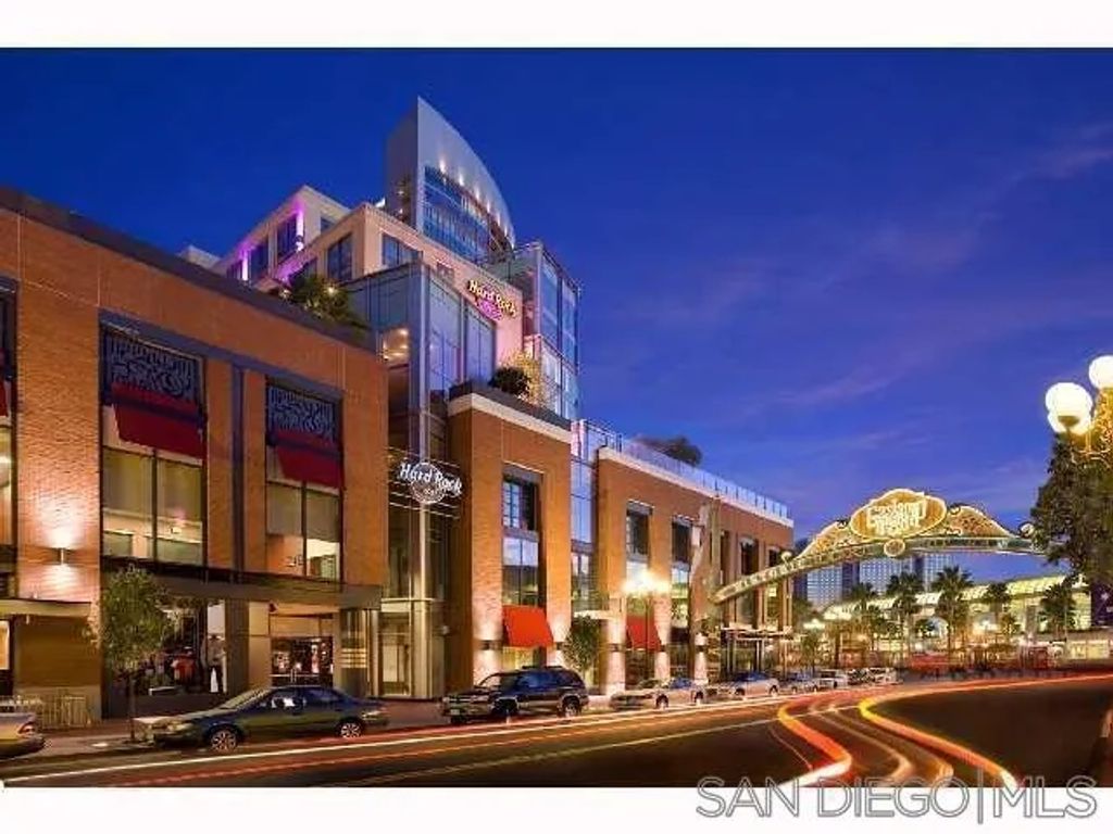 207 5Th Ave 701, San Diego, CA 92101