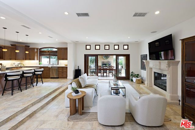 4136 Michael Avenue, Los Angeles, CA 90066