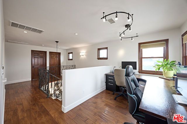 4136 Michael Avenue, Los Angeles, CA 90066