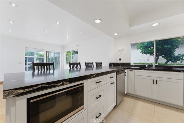 15863 foothill, Rancho Cascades, CA 91342