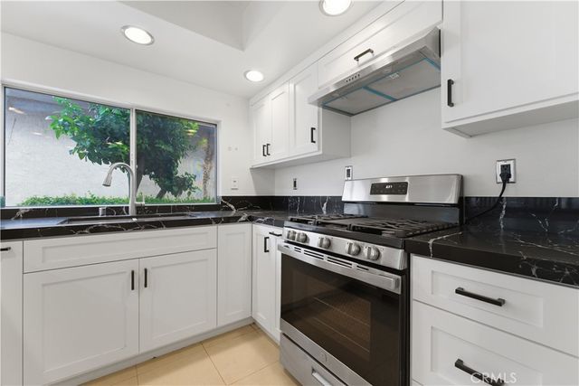 15863 foothill, Rancho Cascades, CA 91342