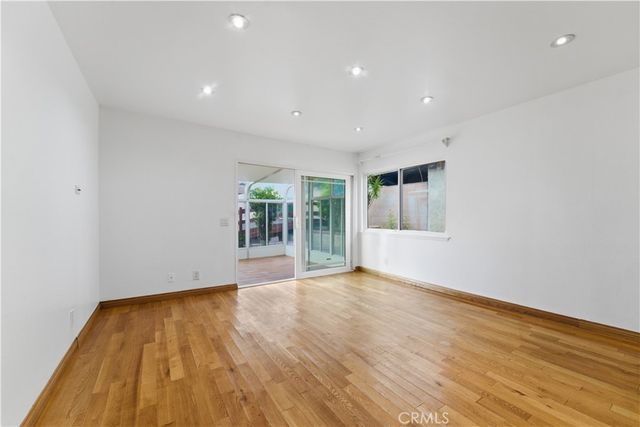 15863 foothill, Rancho Cascades, CA 91342
