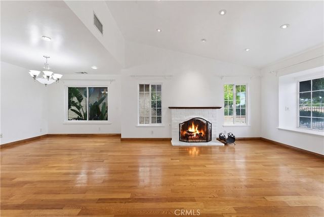 15863 foothill, Rancho Cascades, CA 91342