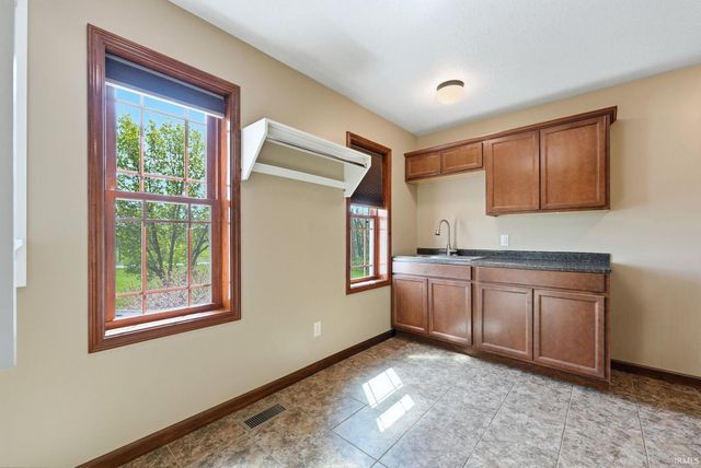 18621 Amstutz Road, Auburn, IN 46706