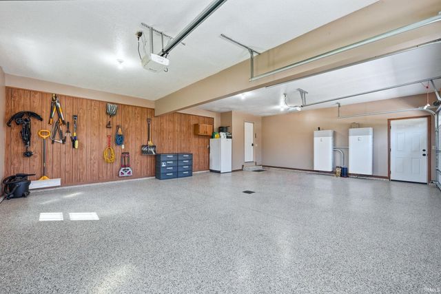 18621 Amstutz Road, Auburn, IN 46706