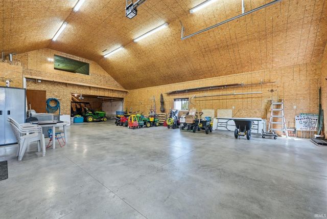 18621 Amstutz Road, Auburn, IN 46706