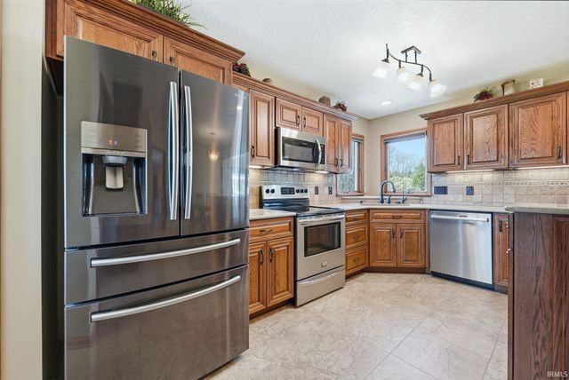 18621 Amstutz Road, Auburn, IN 46706