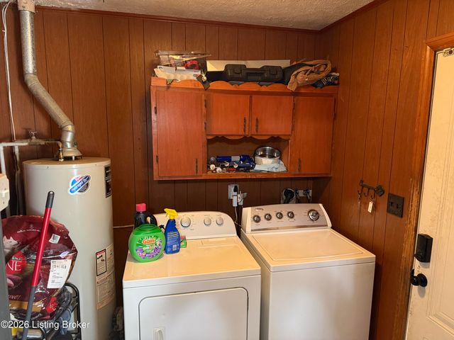 310 Chieftain Dr, Louisville, KY 40118