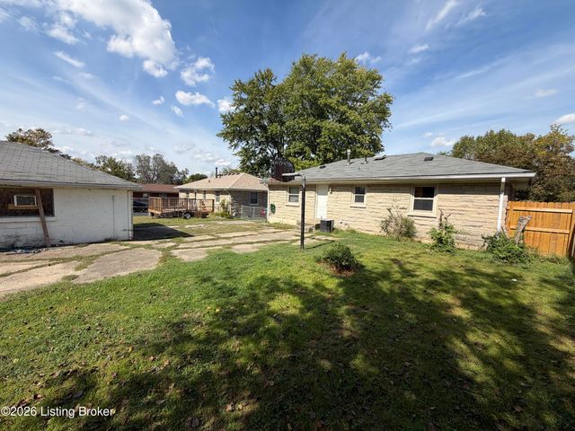 310 Chieftain Dr, Louisville, KY 40118