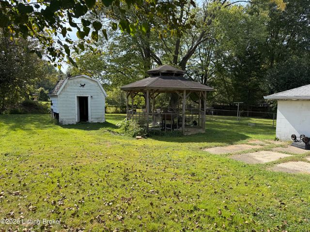 310 Chieftain Dr, Louisville, KY 40118