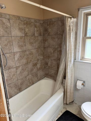 310 Chieftain Dr, Louisville, KY 40118