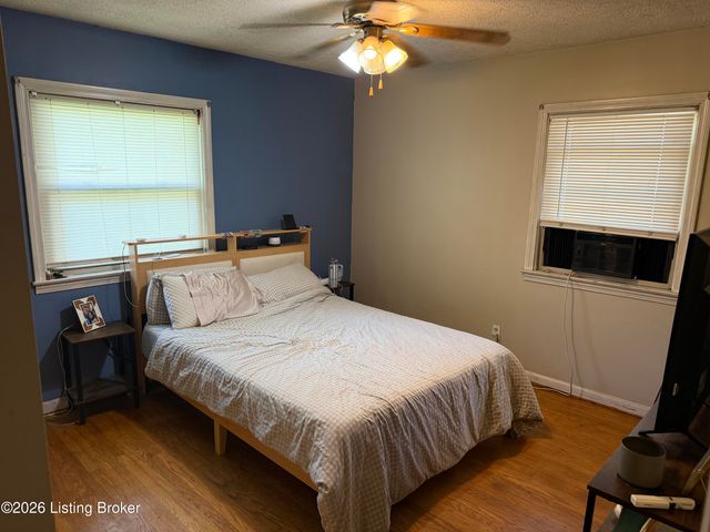 310 Chieftain Dr, Louisville, KY 40118